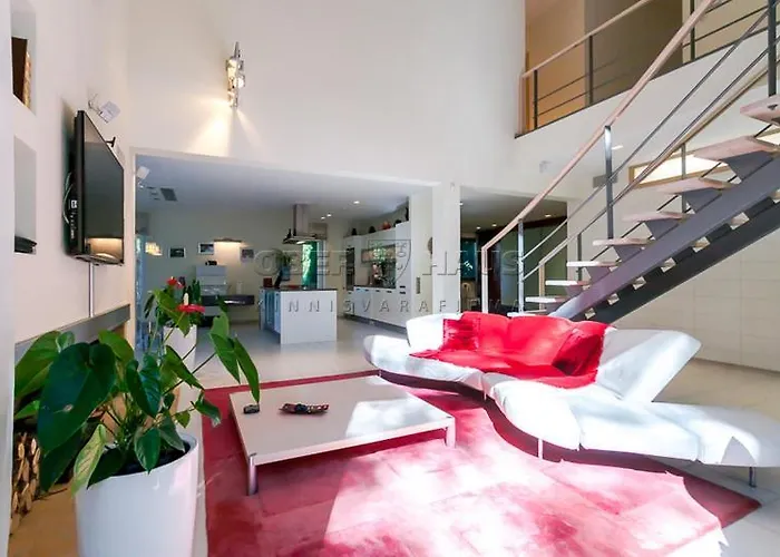 Villa In Near Popular