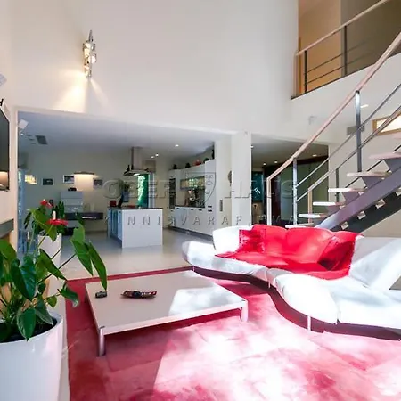 Vila In Near Popular